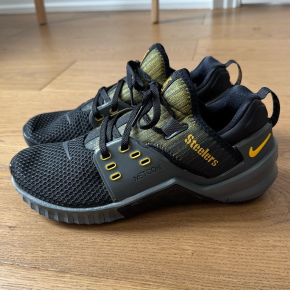 Nike Metcon 2 - Pittsburgh Steelers - NFL Football - EUC - Men’s Size 7 - Picture 2 of 10